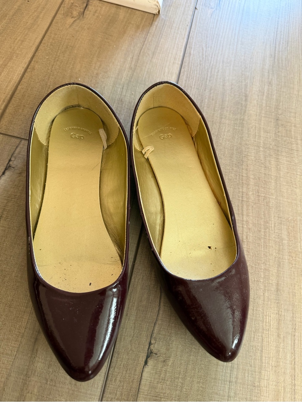 GAP Women's Pointed Patent Flats in Burgundy